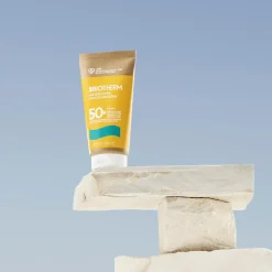 Biotherm Waterlover Creme Solaire Anti-Age SPF50 aurinkosuojavoide kasvoille 50 ml