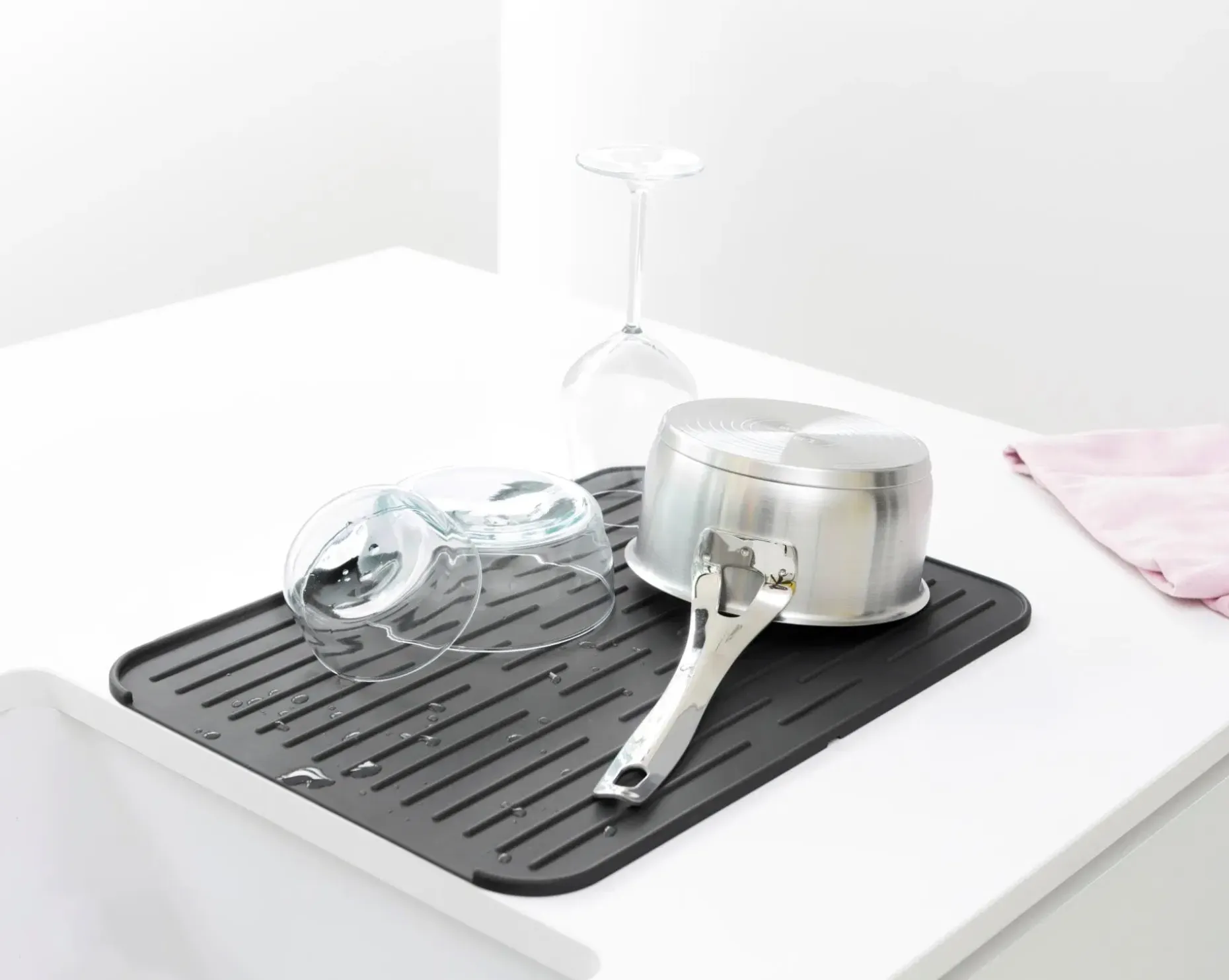 Brabantia astiakuivausalusta silikoni dark grey