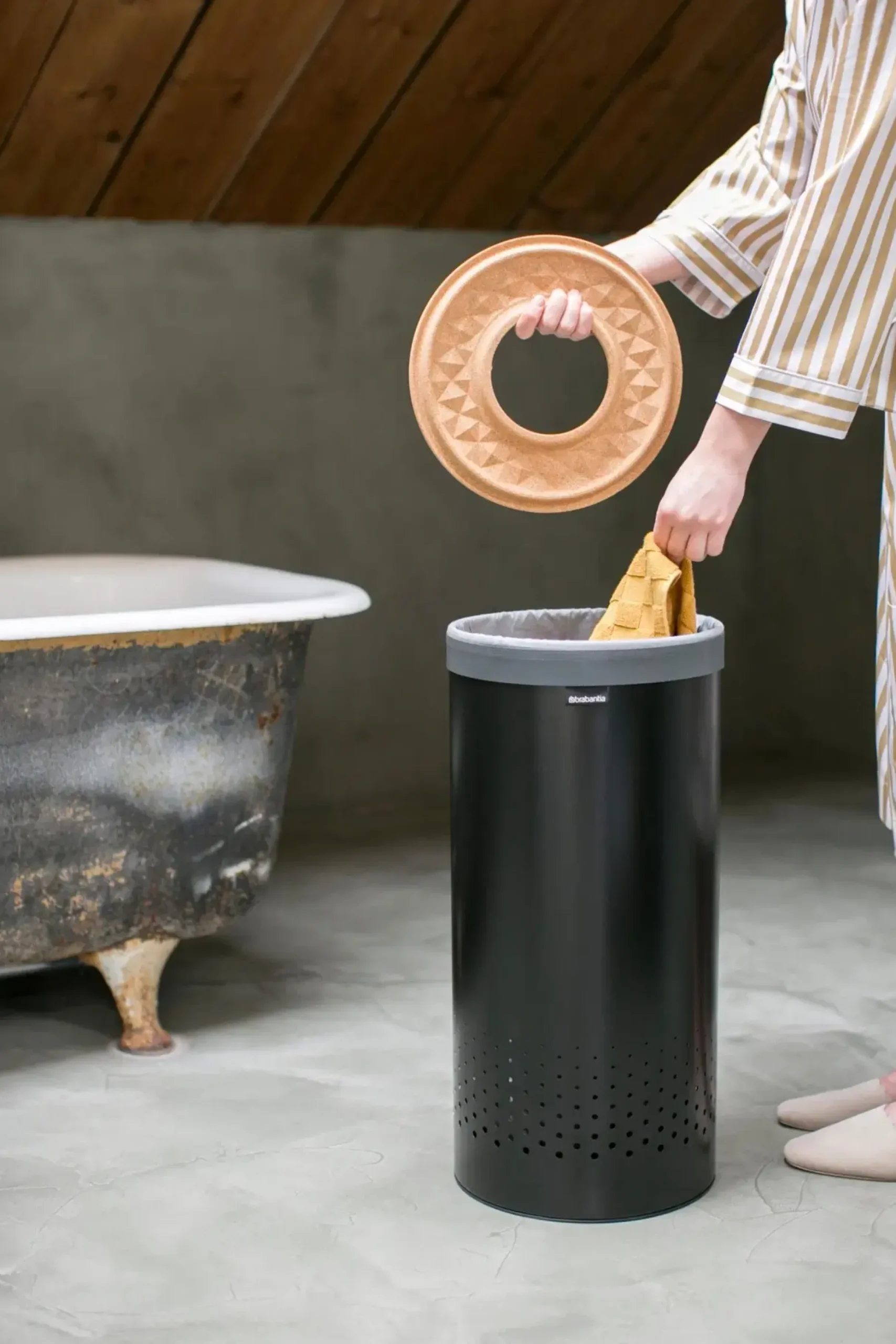 Brabantia pyykkikori korkkikansi 35L matt black