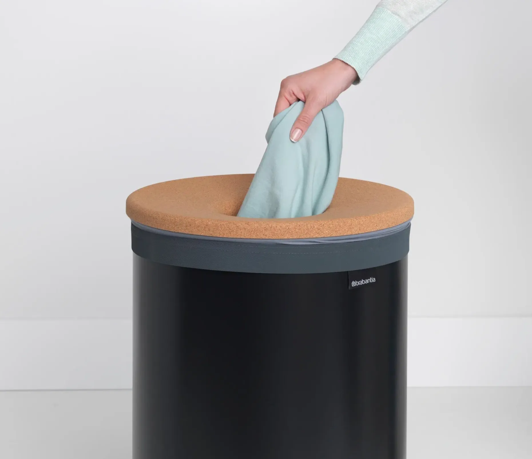 Brabantia pyykkikori korkkikansi 60L matt black