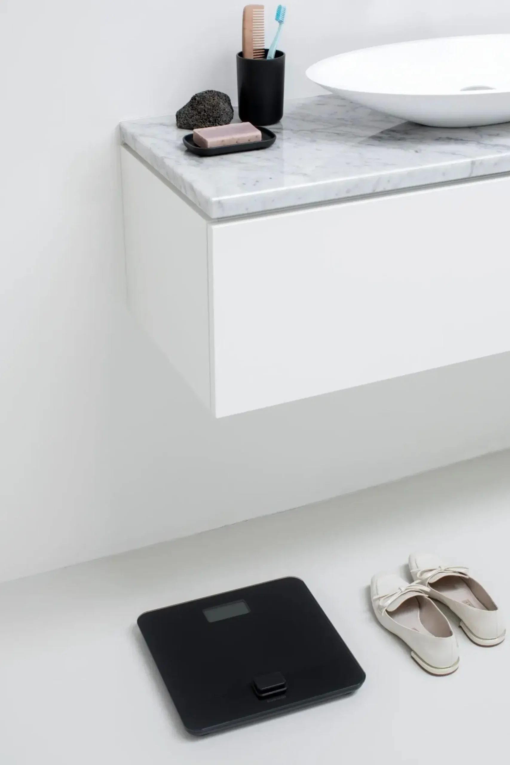 Brabantia ReNew digitaalinen henkilövaaka dark grey