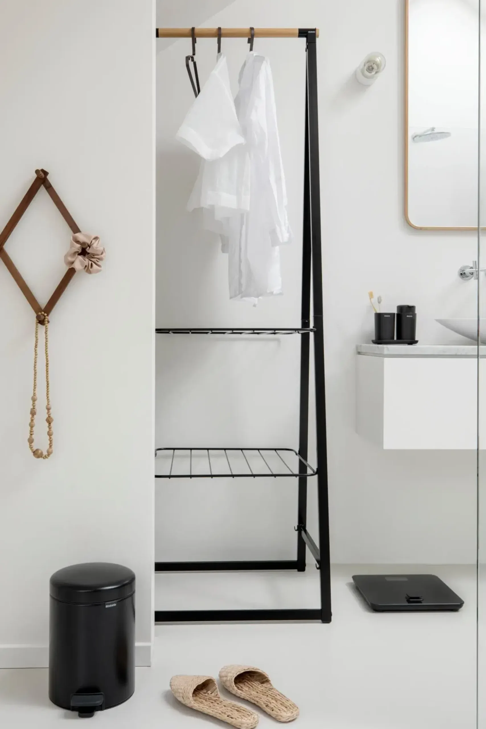 Brabantia ReNew digitaalinen henkilövaaka dark grey