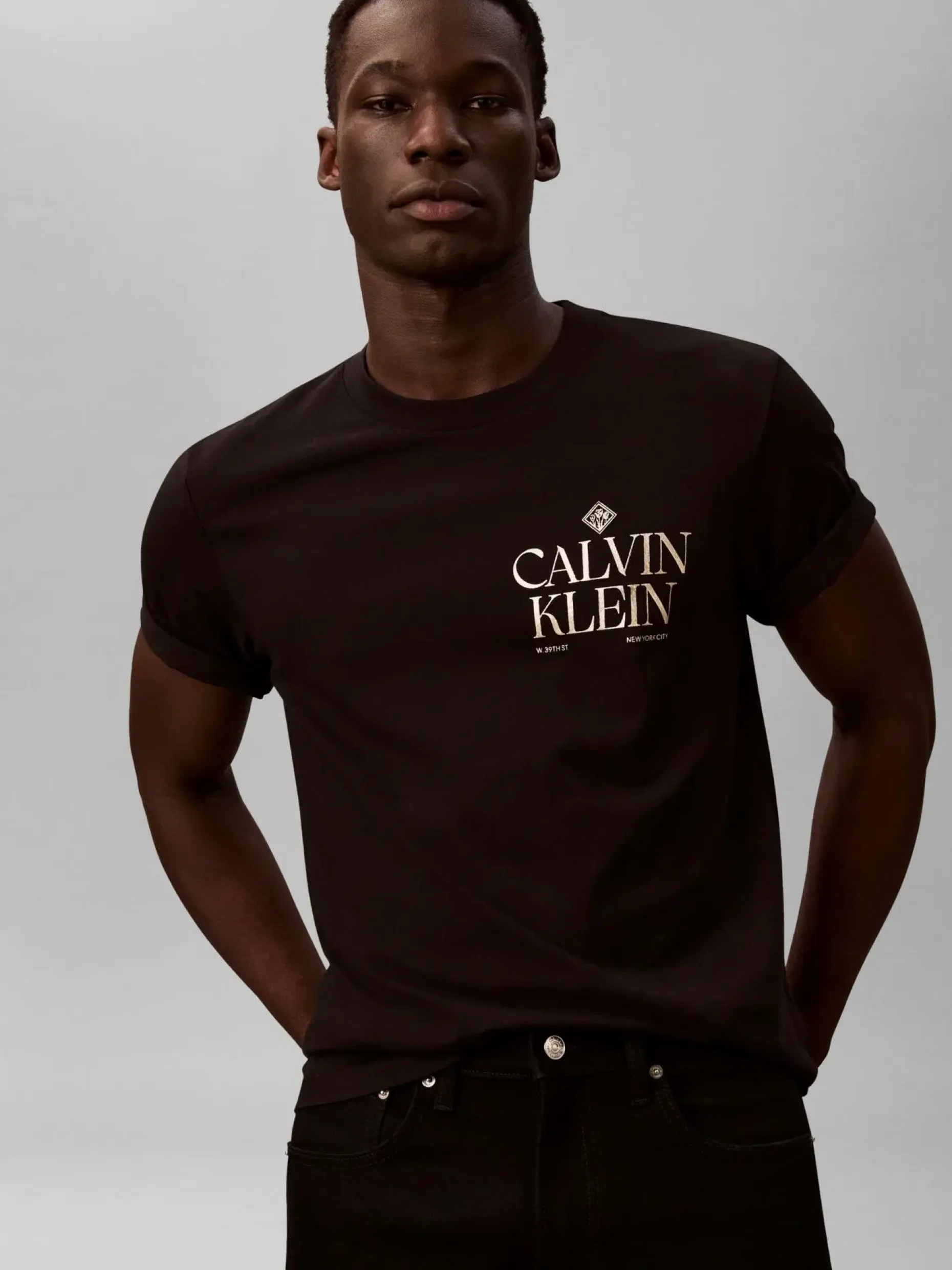 Calvin Klein Jeans Ss 20s calvin roses graphic t-paita