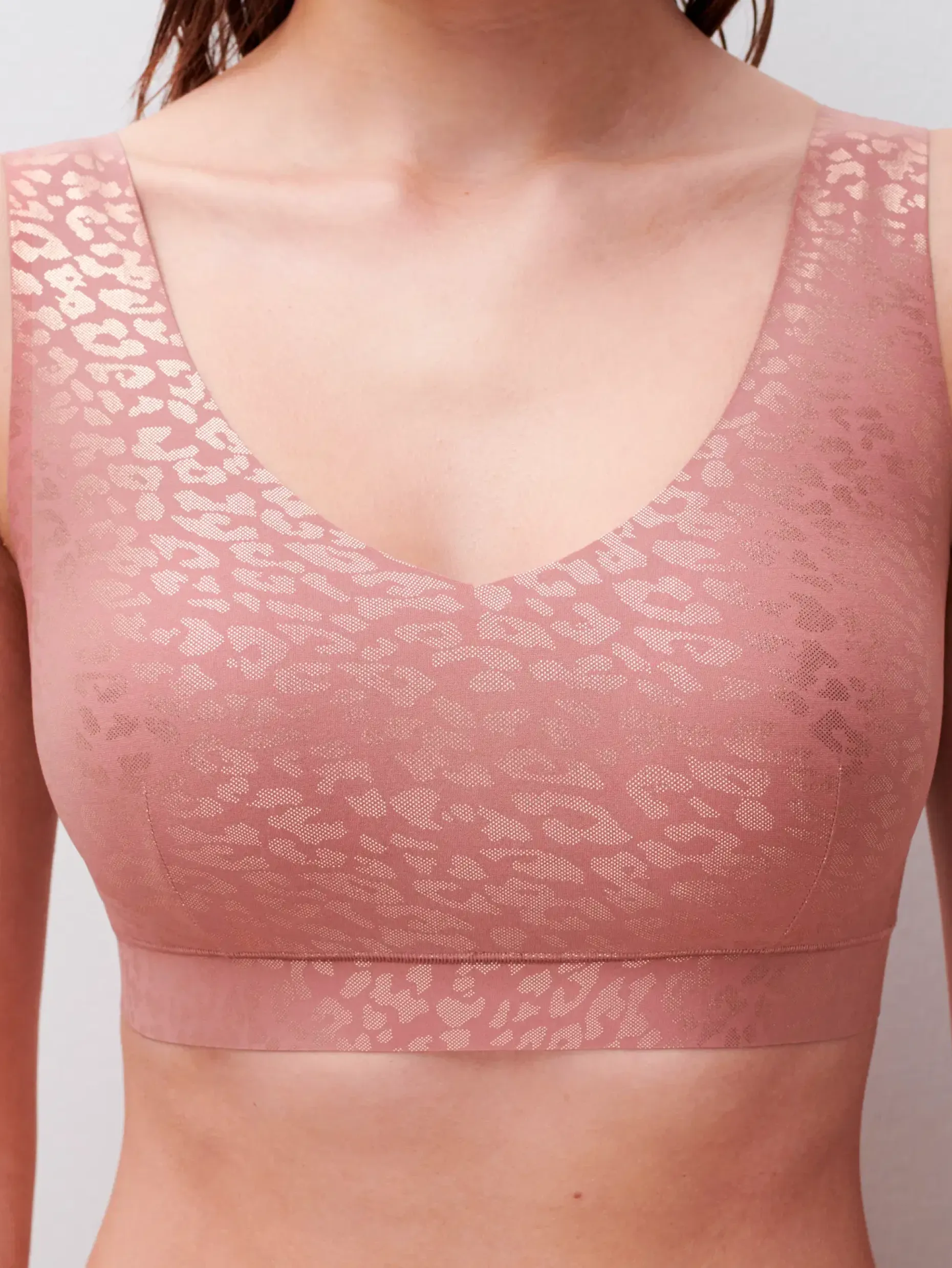 Chantelle Soft Strech Padded top v-neck