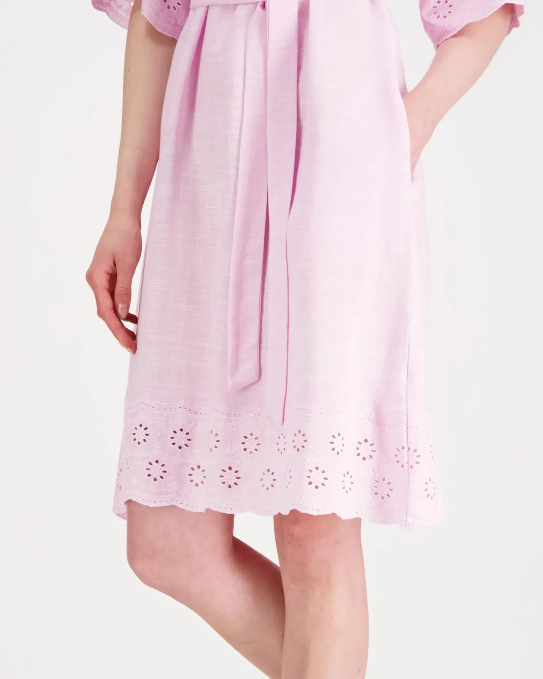 Claire Danniella broderie-anglaise mekko