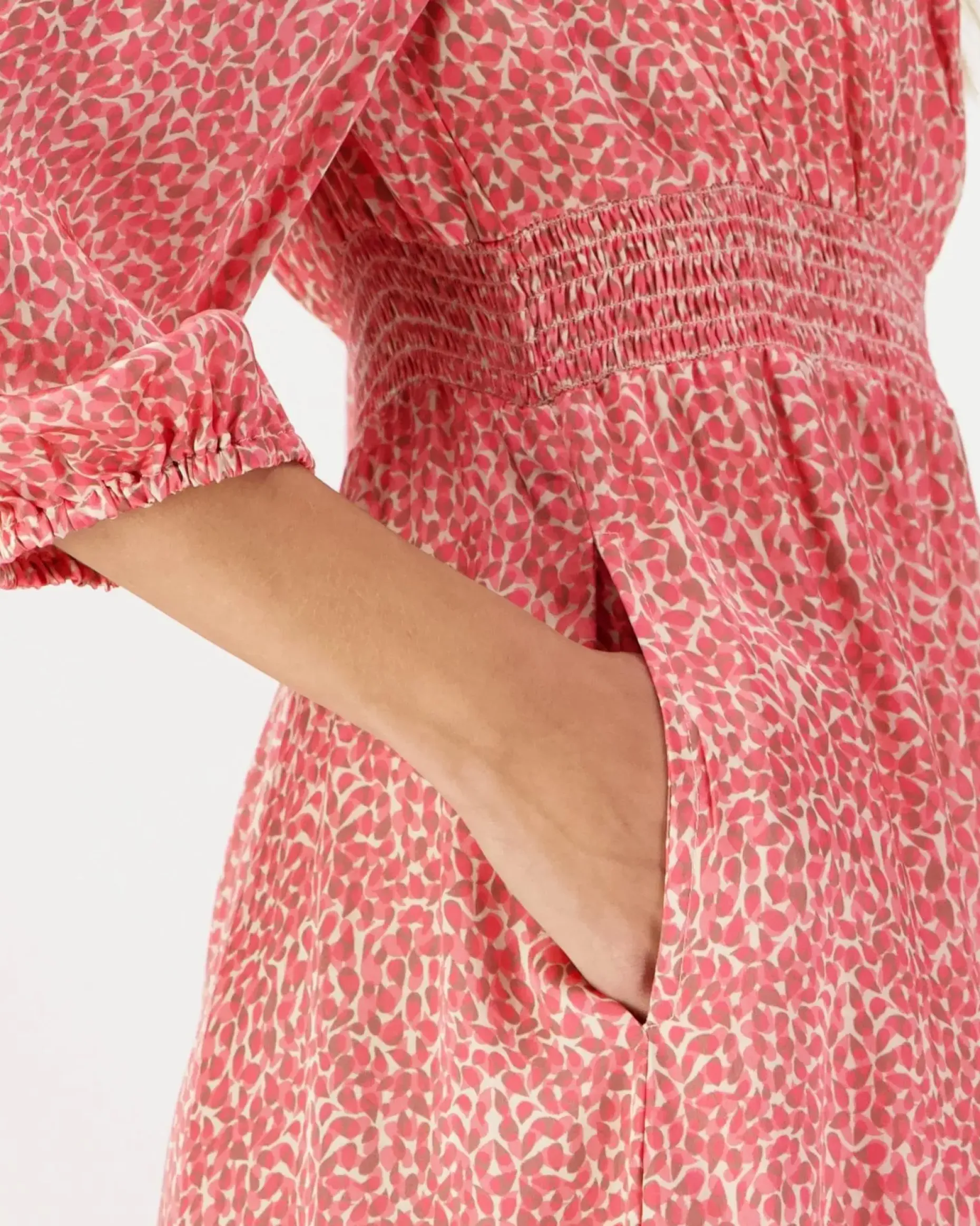 Claire Dotta mekko