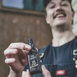 Dick Johnson God Spray kasvo- ja partasuihke 50 ml
