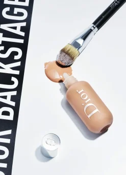 DIOR BACKSTAGE Full Coverage Fluid Foundation Brush N12 meikkisivellin