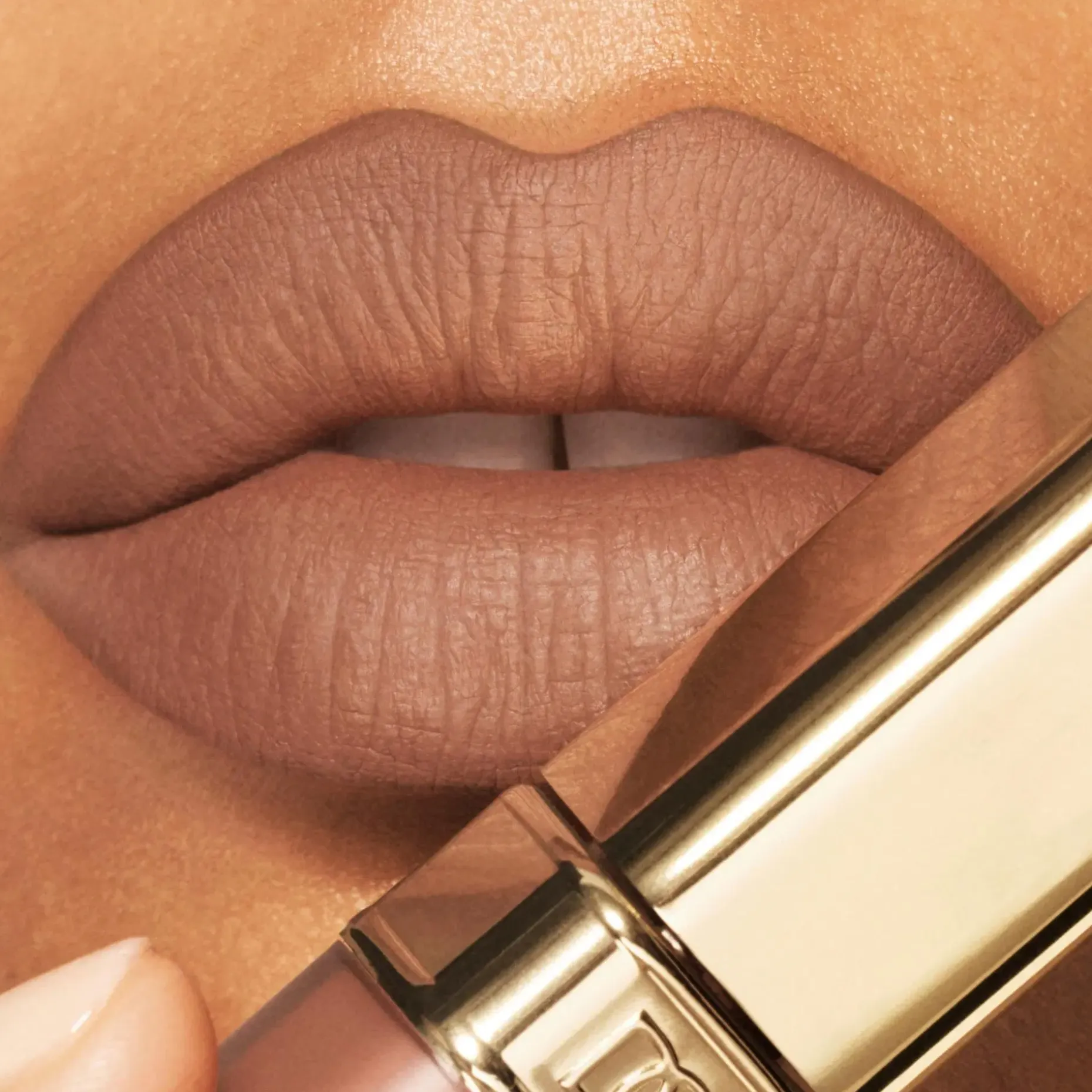 Dolce & Gabbana Everkiss Soft Matte Liquid Lipstick huulipuna 5 ml