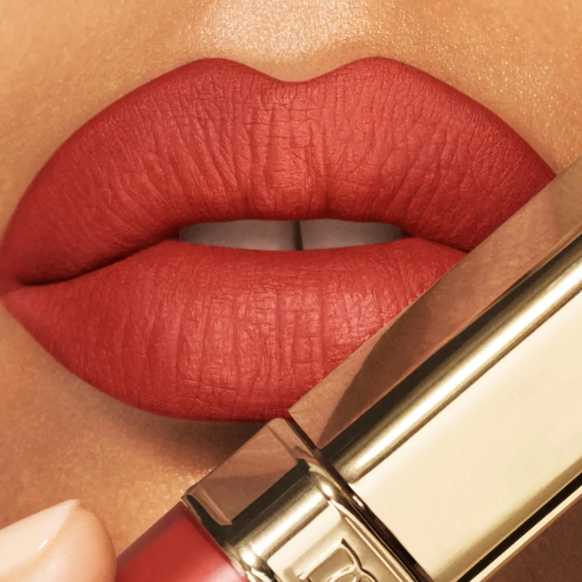 Dolce & Gabbana Everkiss Soft Matte Liquid Lipstick huulipuna 5 ml