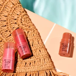 essence baby got bronze bronzing stick aurinkopuuteripuikko 5,5 g