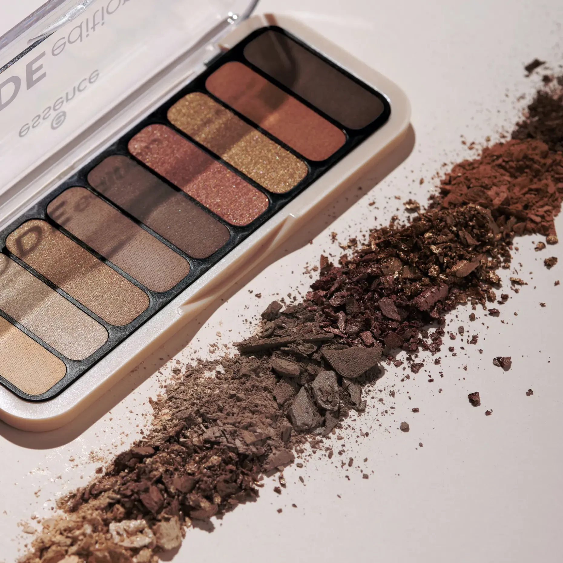 essence the NUDE edition eyeshadow palette 10 Pretty In Nude 10 g