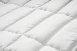 Familon Lux Light -peitto, 150x200 cm