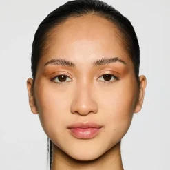 Fenty Beauty Bright Fix Instant Brightening + Blurring Powder puuteri 8.50g