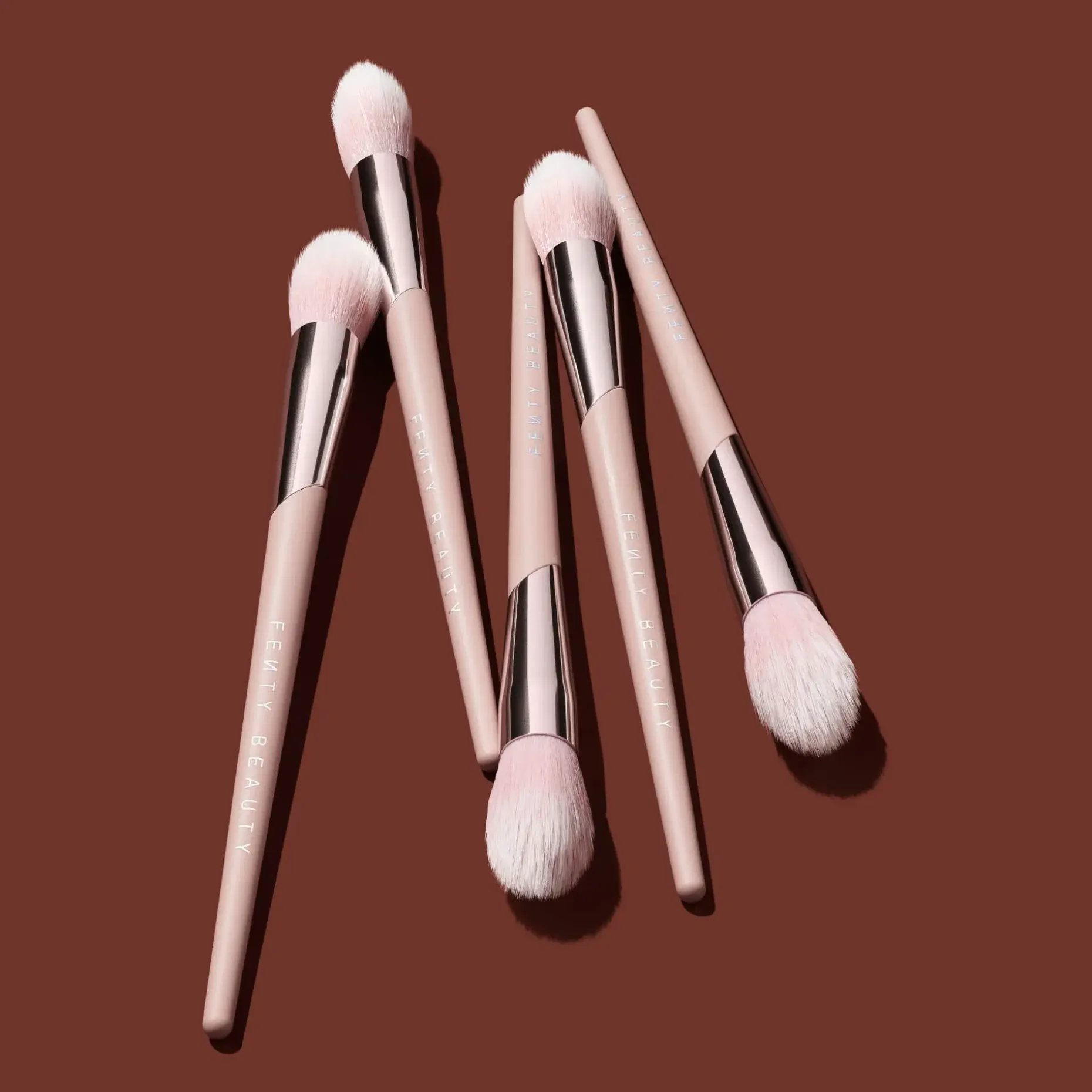 Fenty Beauty Demi'Glow Highlighter sivellin
