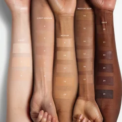 Fenty Beauty Eaze Drop Blurring Skin Tint meikkivoide 32 ml