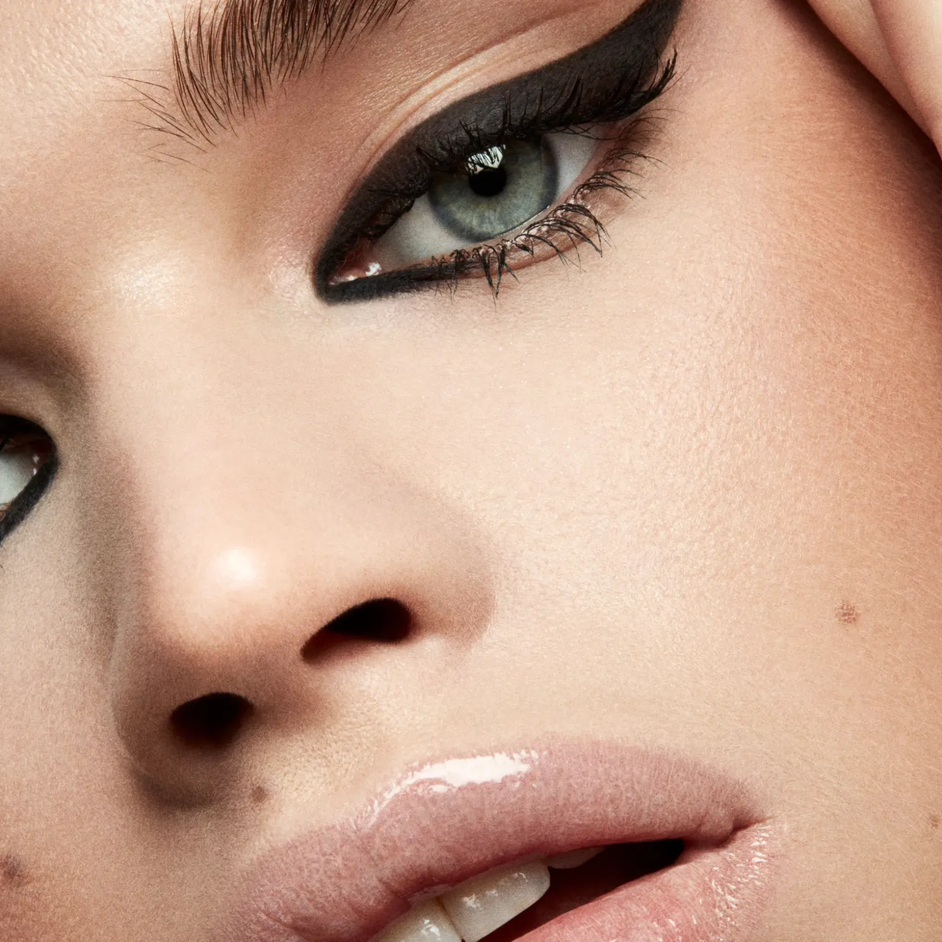Fenty Beauty Flypencil Longwear Pencil Eyeliner pitkäkestoinen silmänrajausväri 3 g