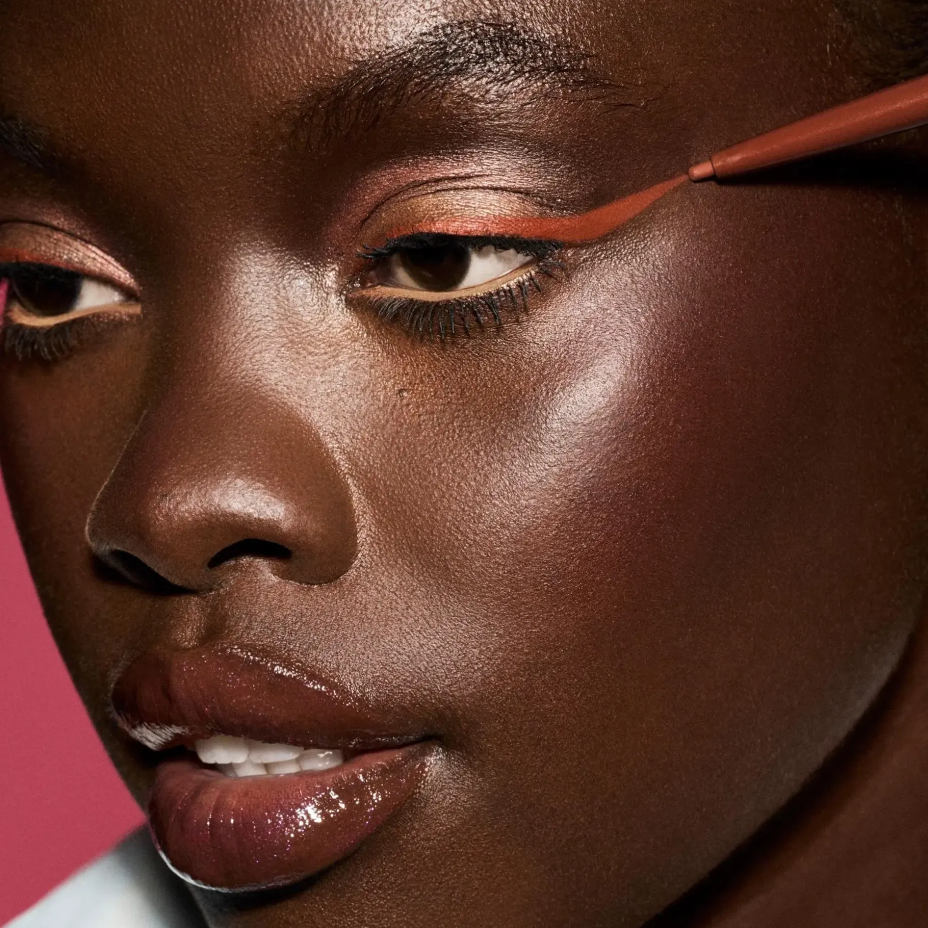 Fine Linez Lash Line-Enhancing Eyeliner silmänrajauskynä 0.1 gr
