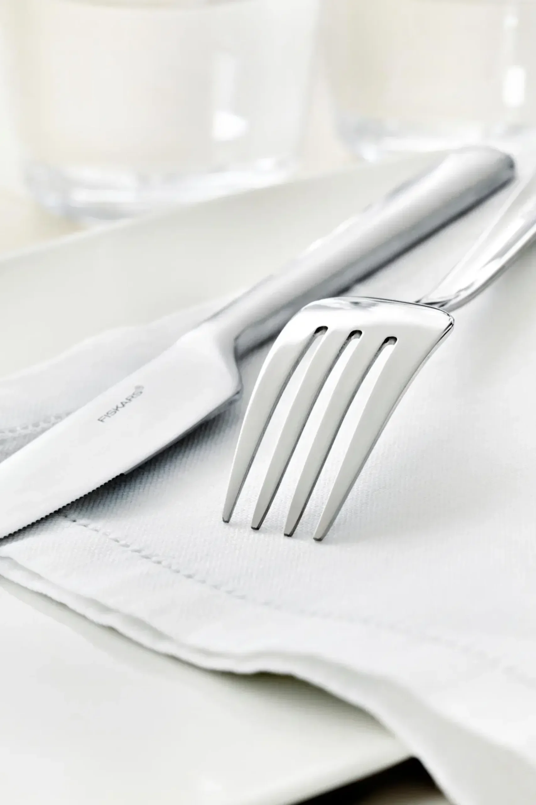 Fiskars Functional Form aterinsetti lahjapakkauksessa, 24-osainen, kiiltävä