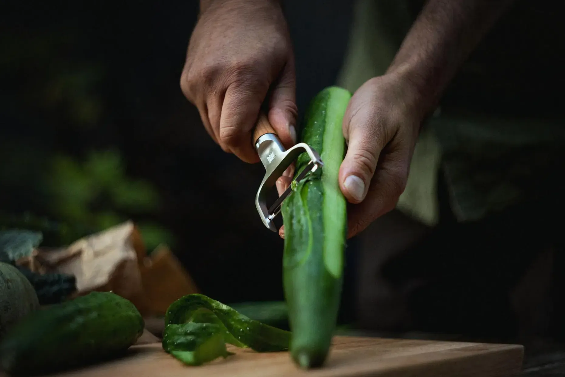Fiskars Norden hedelmä- ja vihanneskuorija, kääntyvä terä