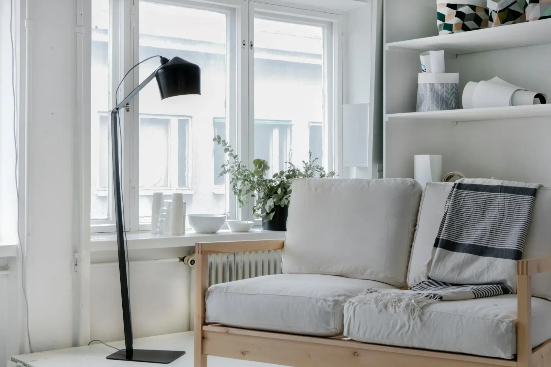 Innolux Pasila lattiavalaisin