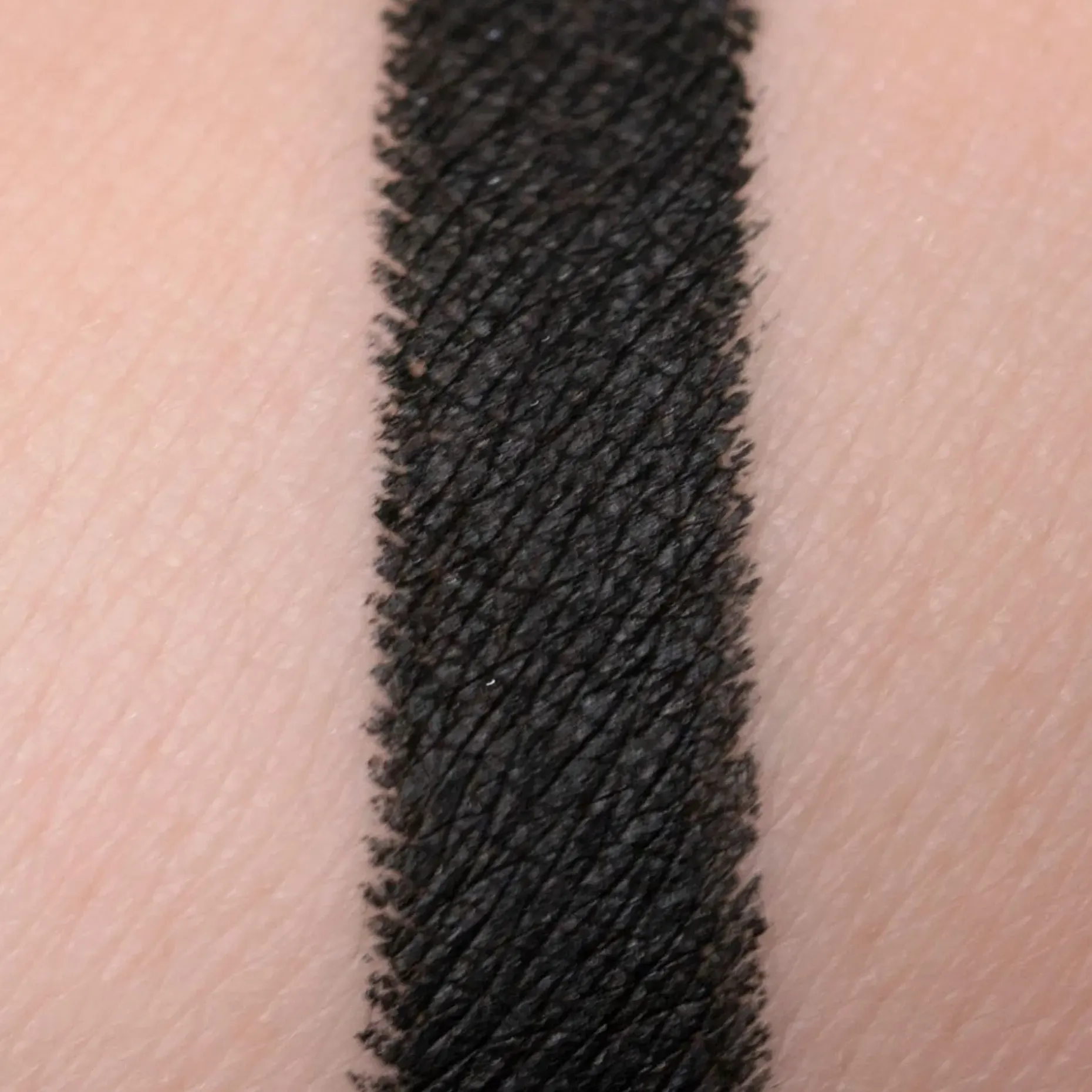 LH cosmetics Crayon -monikäyttöinen rajauskynä 1,1 g