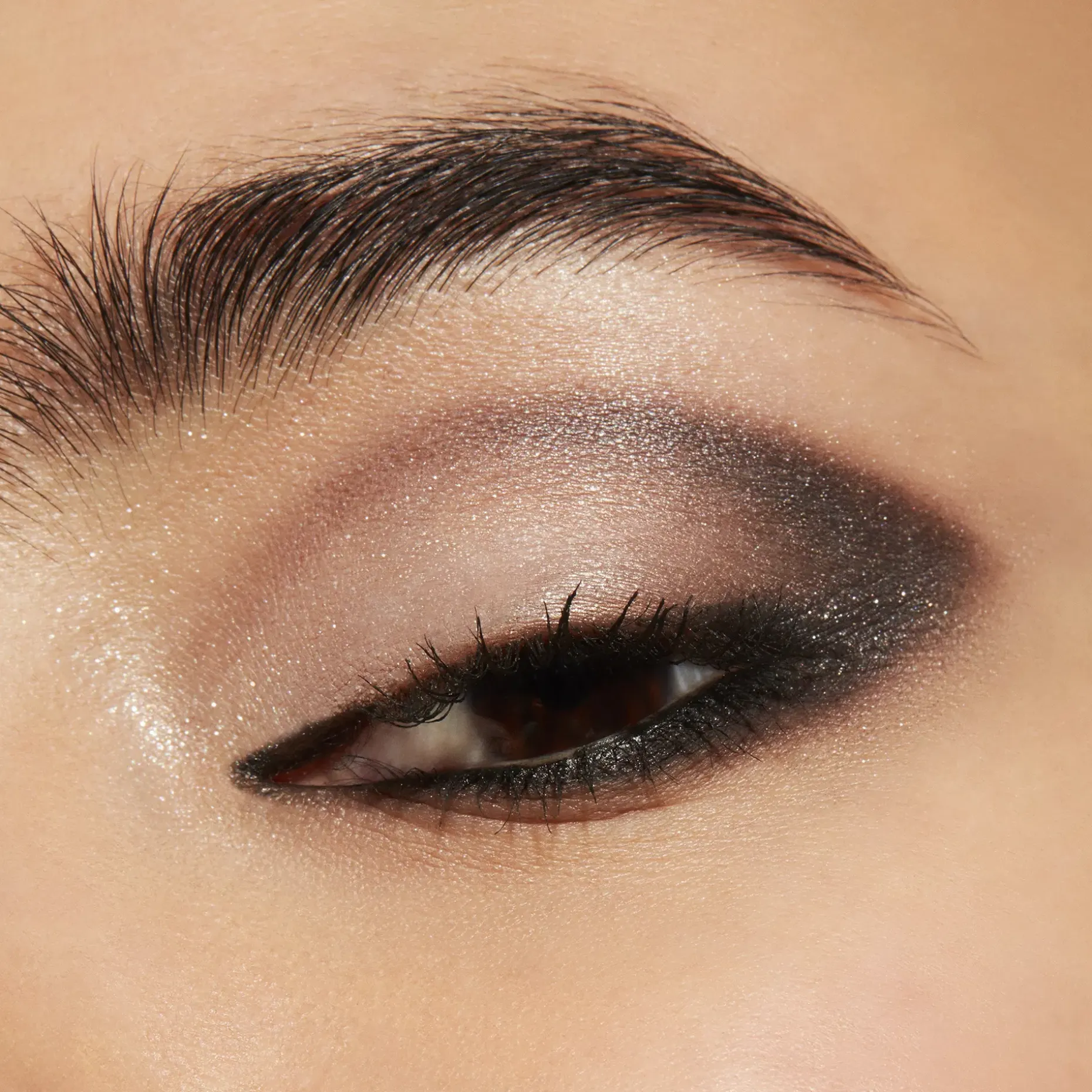MAC Connect In Colour x6 Eye Shadow Palette luomiväripaletti 6,25 g