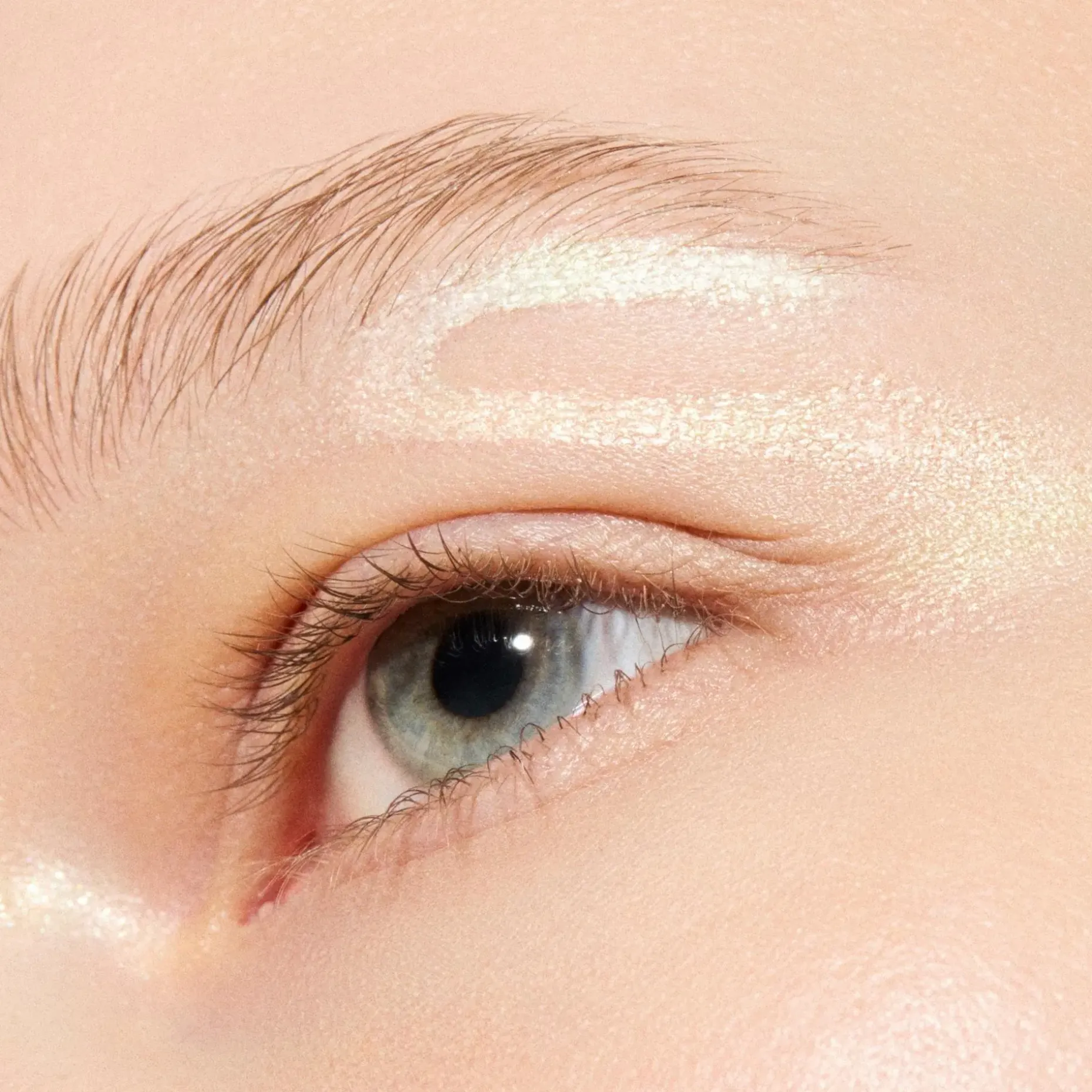 MAC Cosmetics Metamorphosis Prismatica Liquid Eye Liner -nestemäinen rajauskynä 2 ml