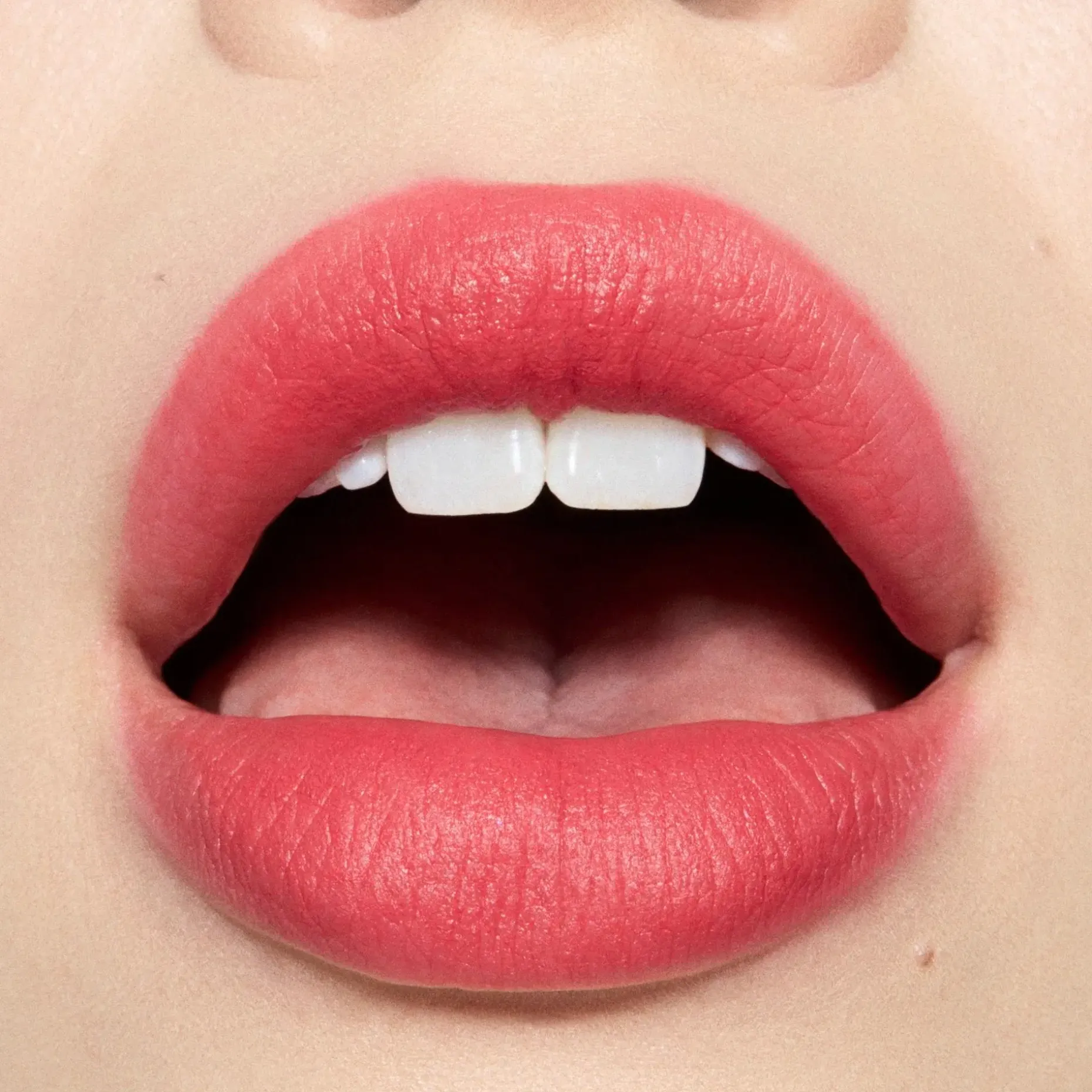 MAC Cosmetics Powder Kiss Hazy Matte Lipstick -huulipuna 3,5 g