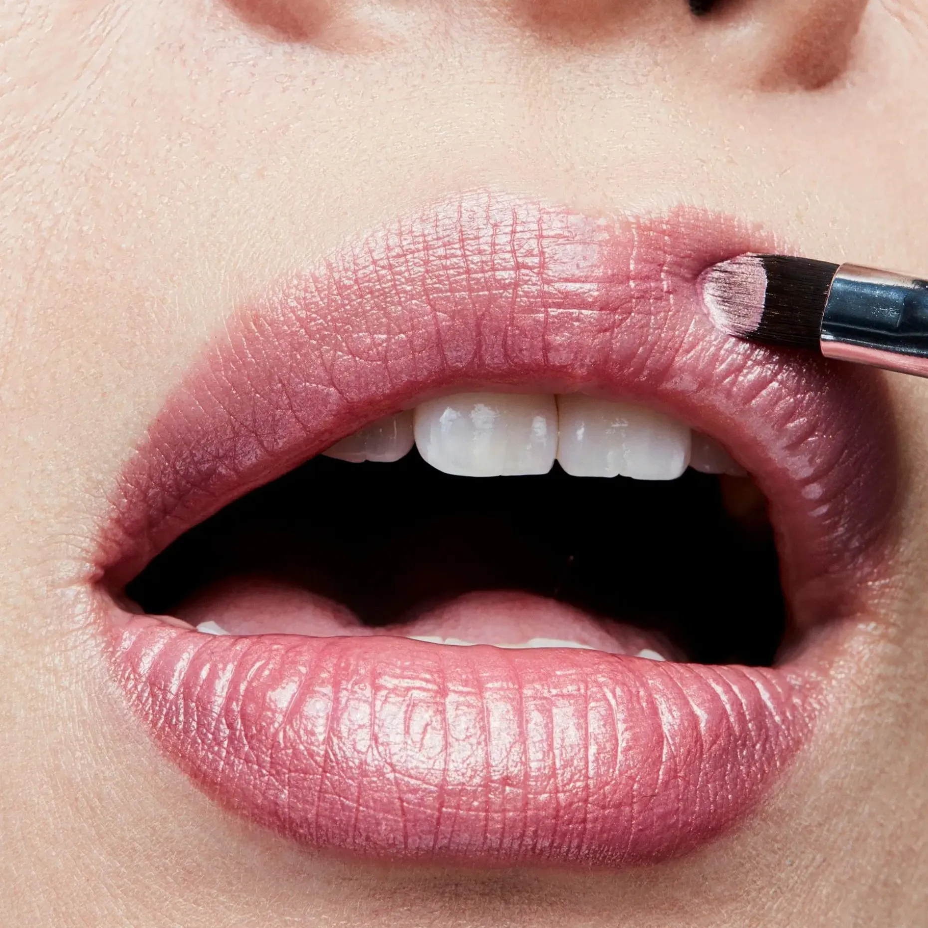 MAC Frost Lipstick huulipuna 3g