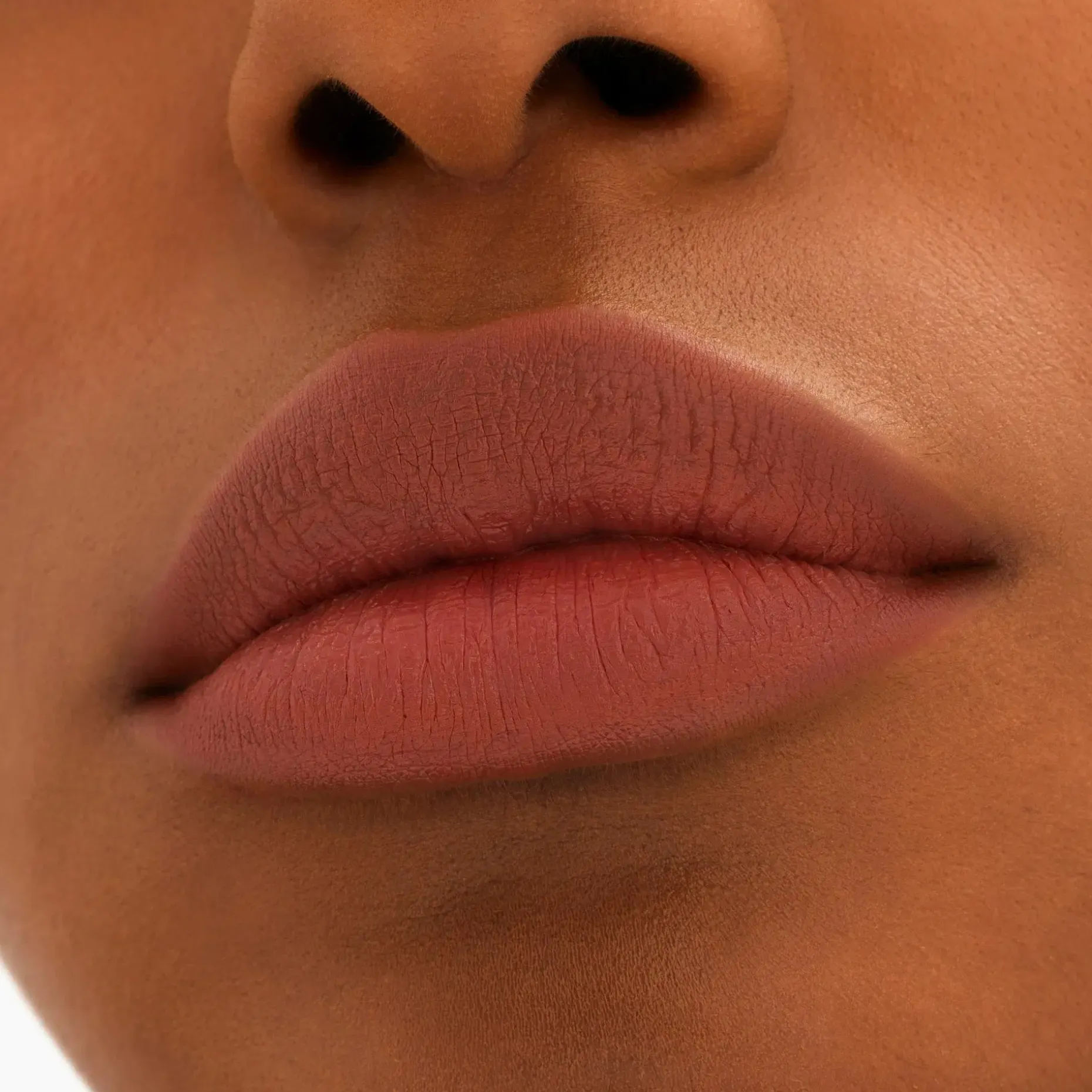 MAC Locked Kiss 24Hr Lipstick huulipuna 1,8 g