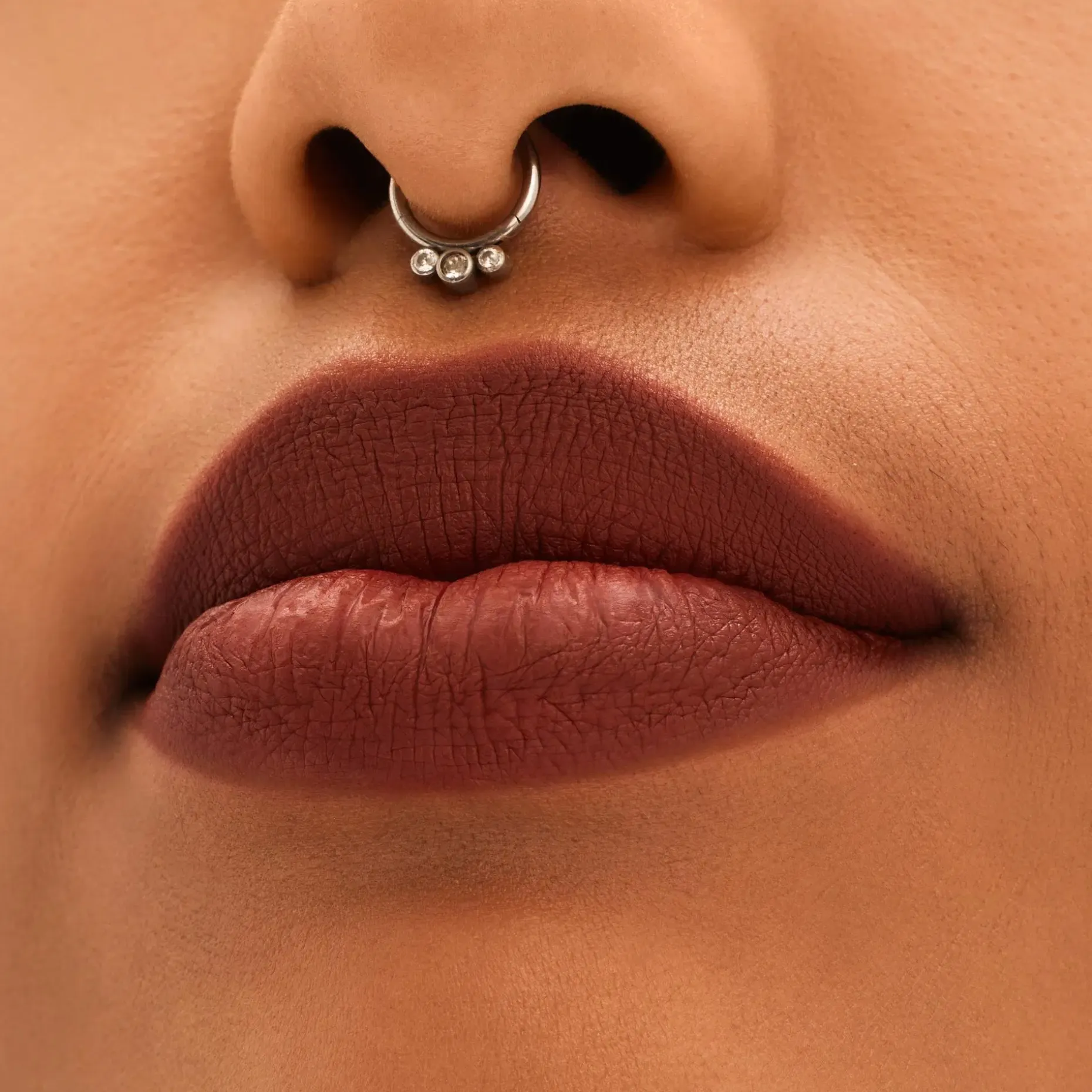 MAC Locked Kiss 24Hr Lipstick huulipuna 1,8 g