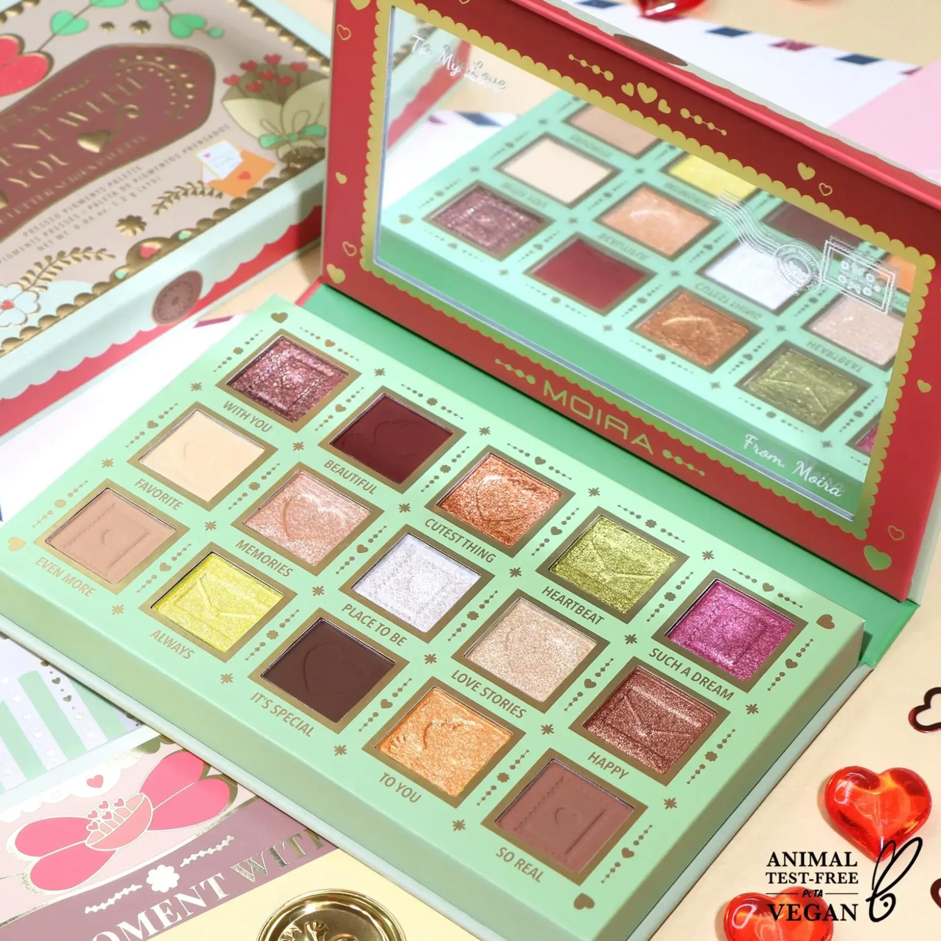 MOIRA A Moment With You Pressed Pigment Palette luomiväripaletti