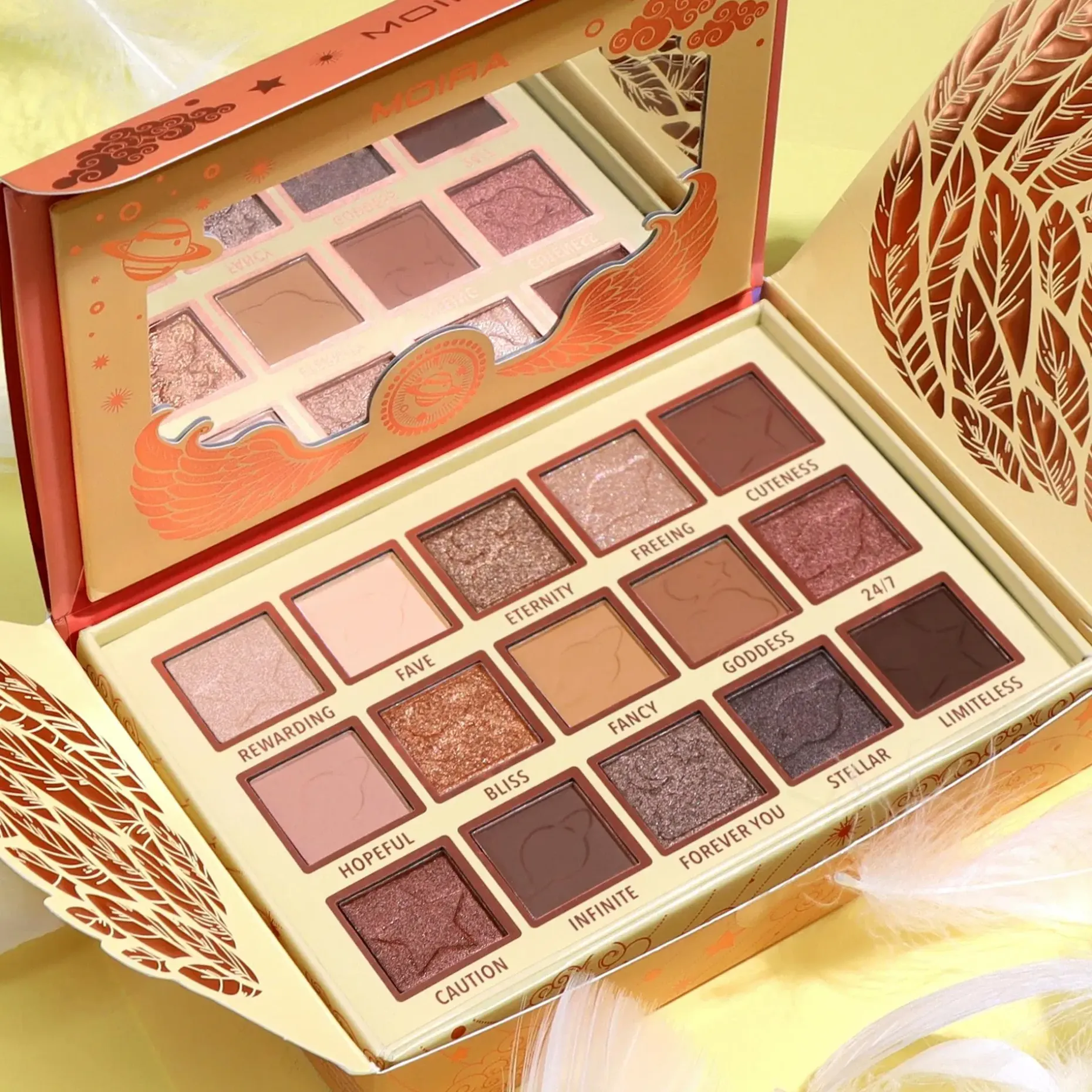 MOIRA Chasing Eternity Pressed Pigment Palette luomiväripaletti