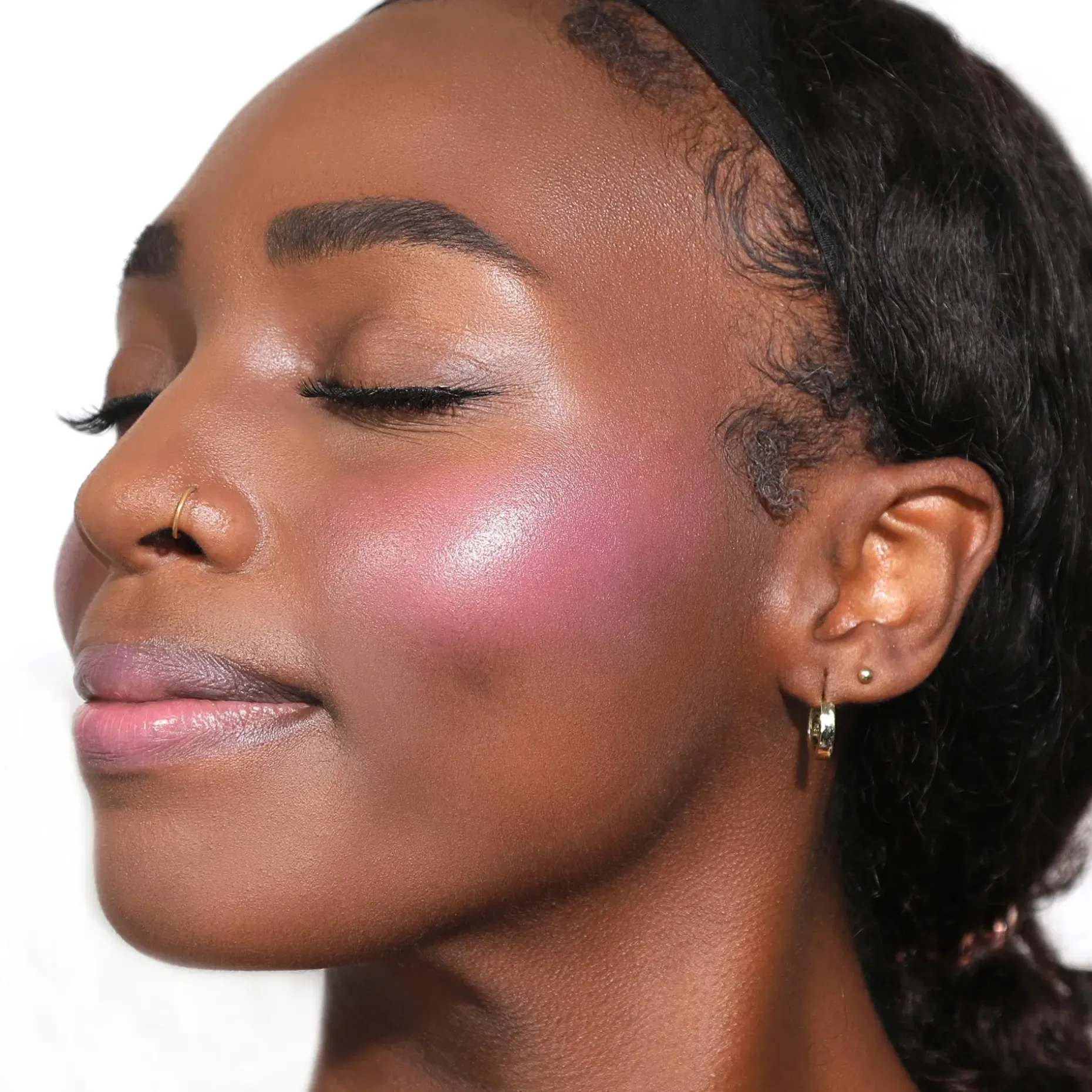 MOIRA Love Steady Liquid Blush nestemäinen poskipuna 4,8 g