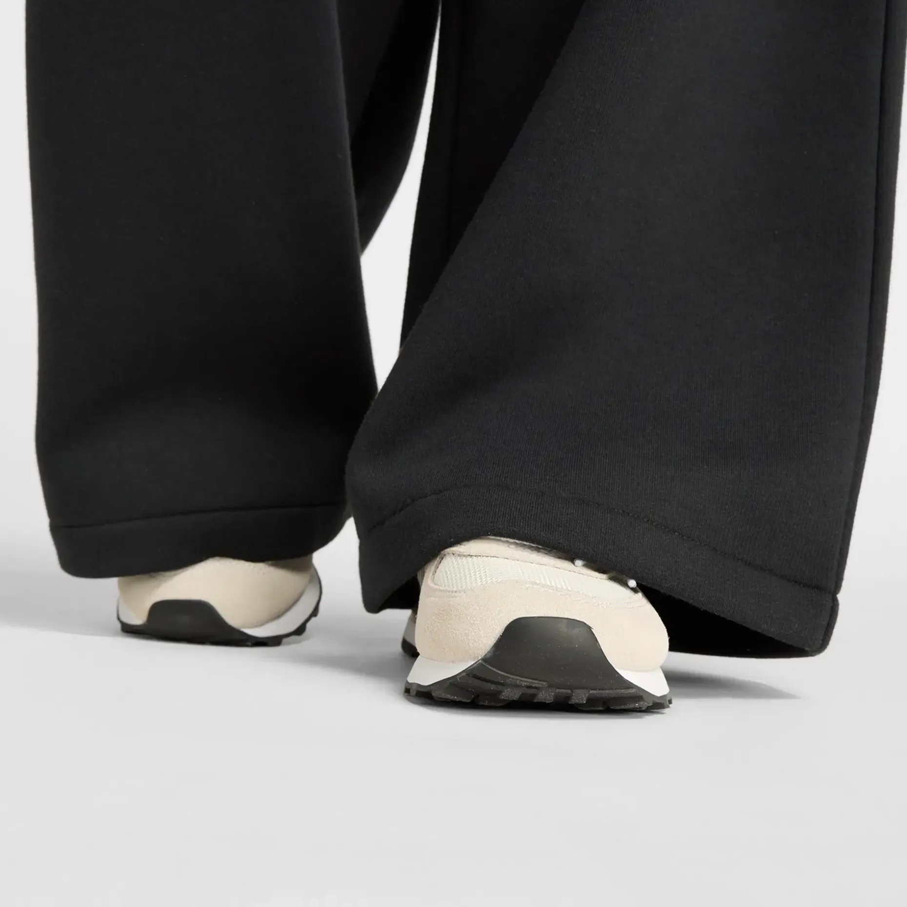 New Balance Linear Heritage Fleece Wide Leg housut