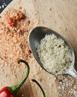 Nicolas Vahé Lahjapakkaus Suola parmesaani ja Basilika + Suola Everyday Mix