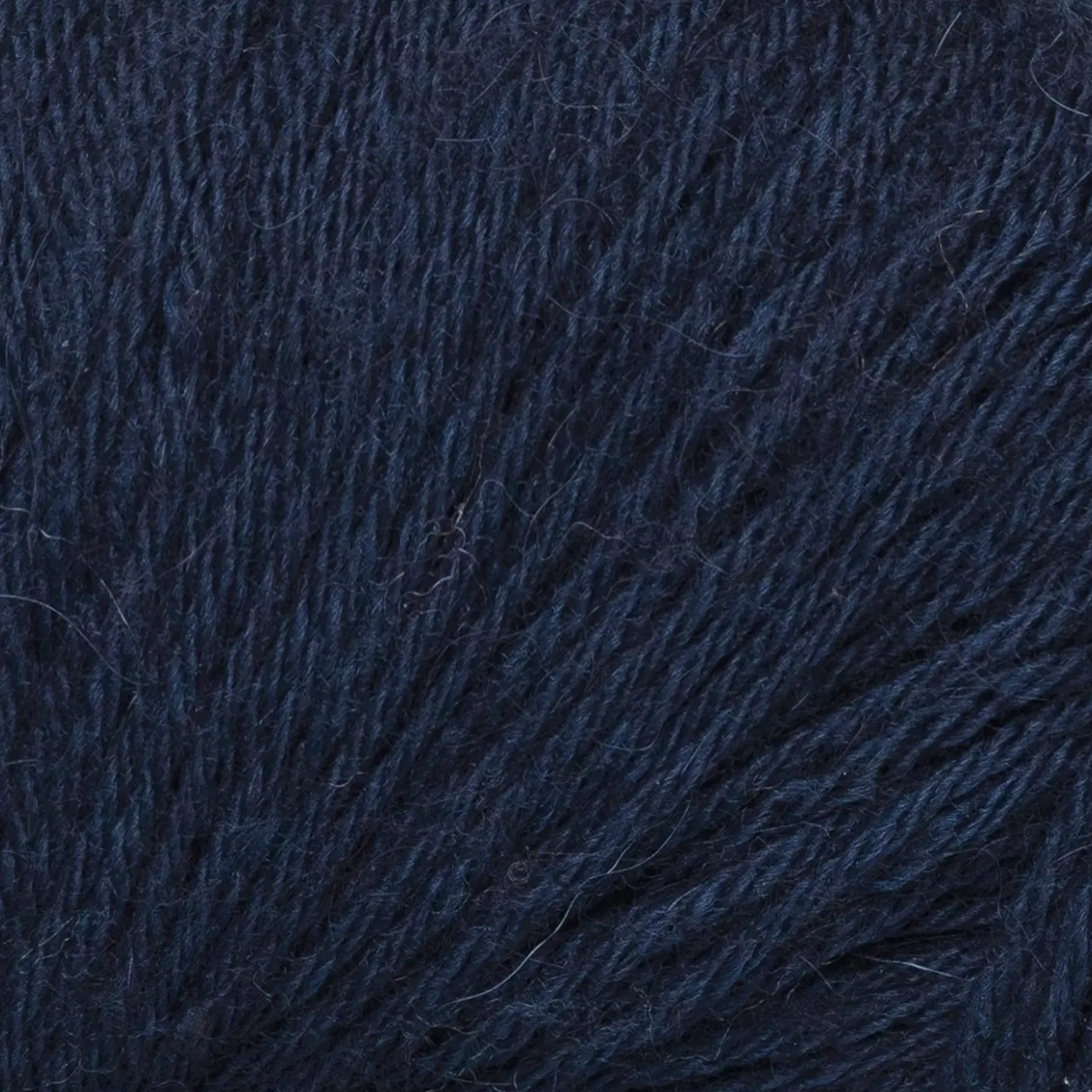 Novita lanka Helene 50 g abyss 1781