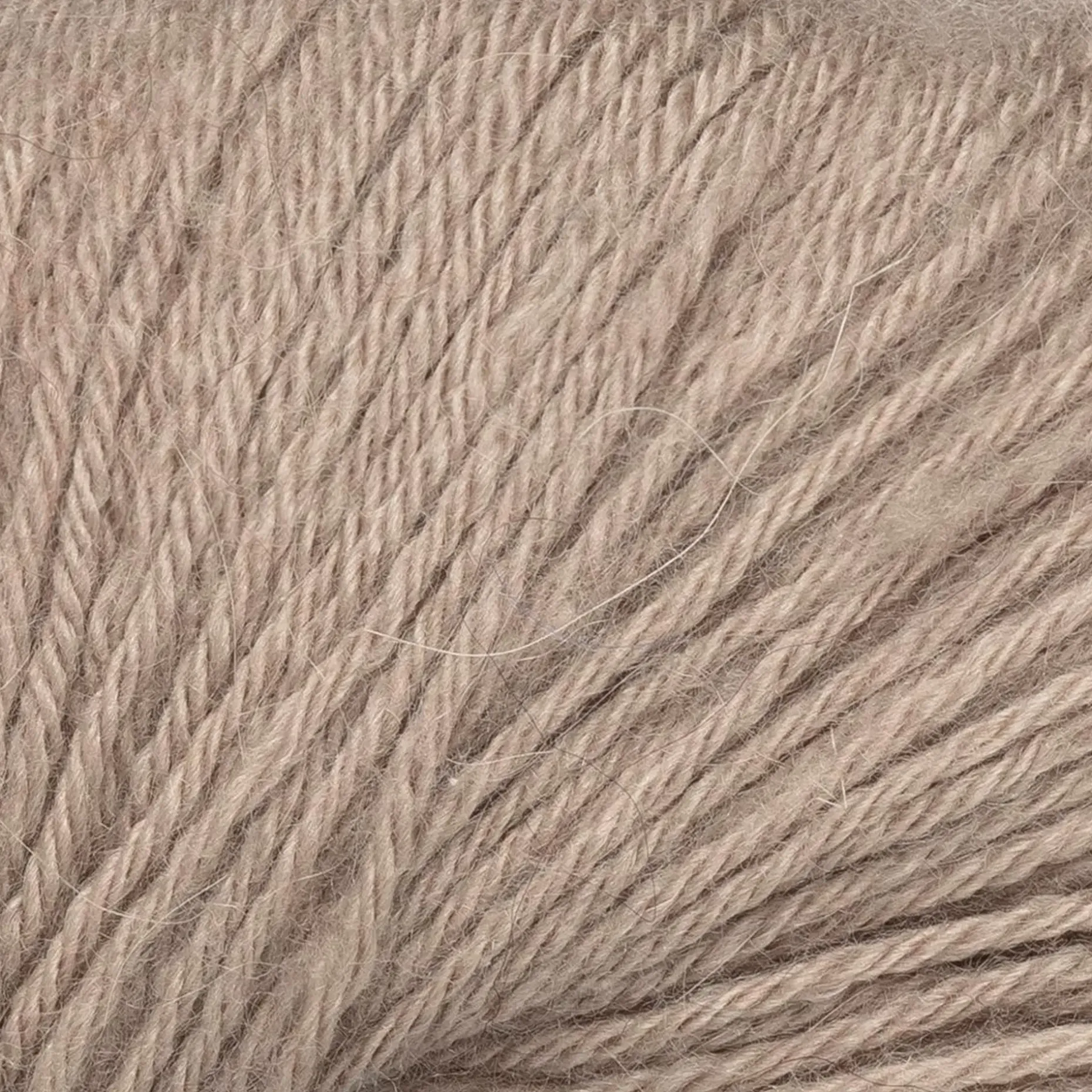 Novita lanka Helene 50 g sand 060