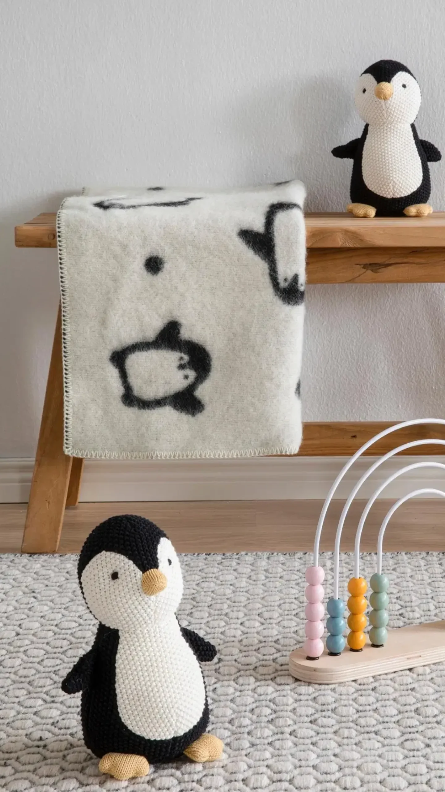 Pentik Pingviini torkkupeitto 60x90 cm musta