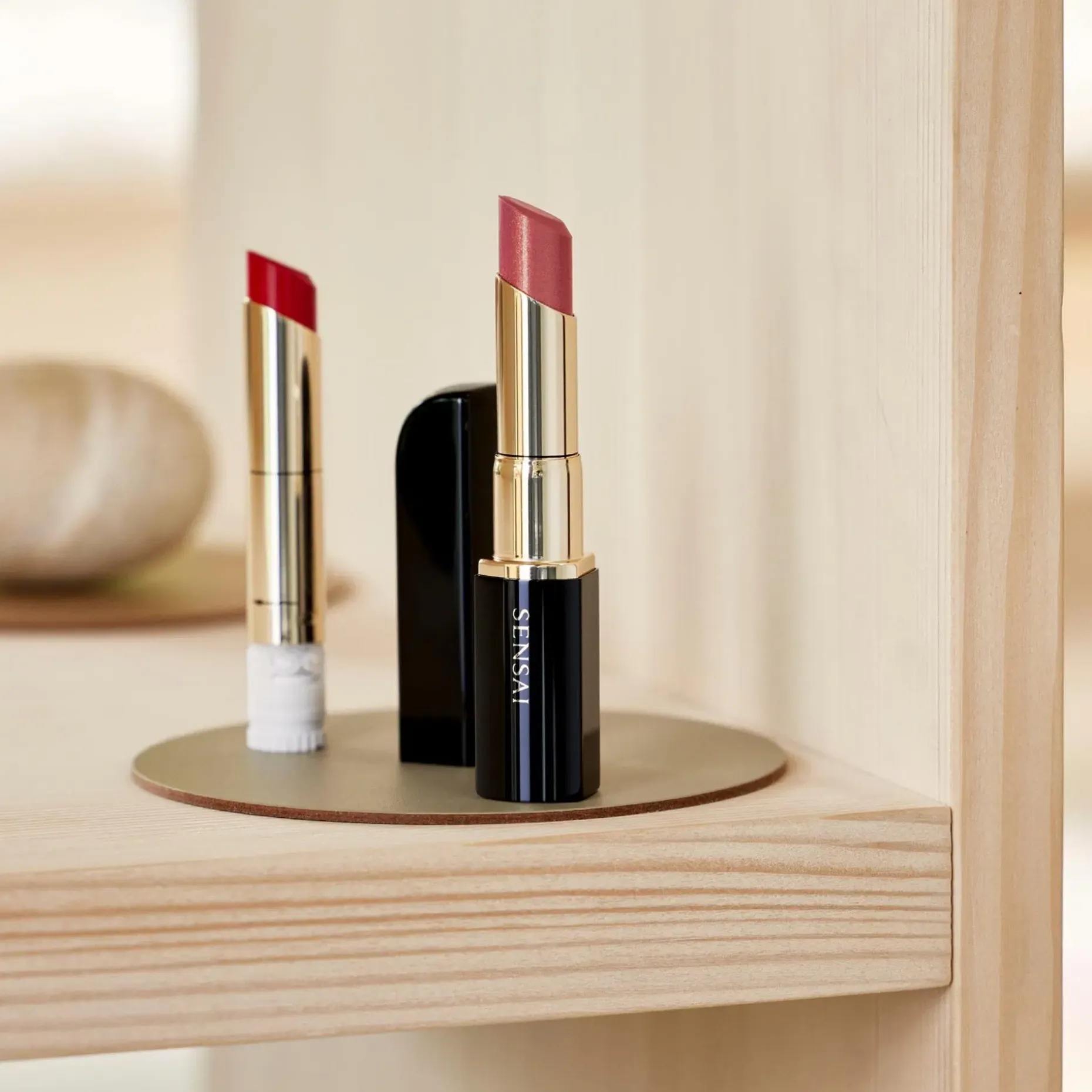 SENSAI Lasting Plump Lipstick Refil huulipunan väritäyttöpakkaus 3,8 g