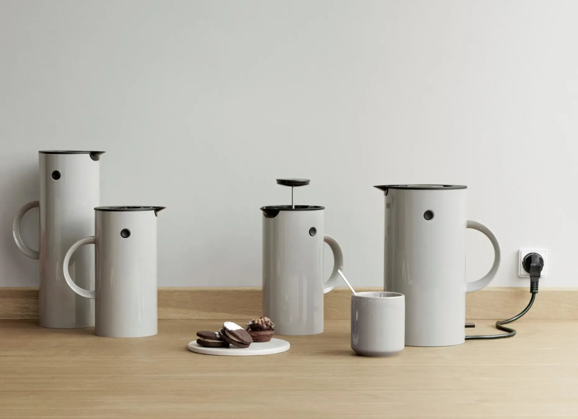 Stelton EM77 termoskannu 1,0 l, vaaleanharmaa