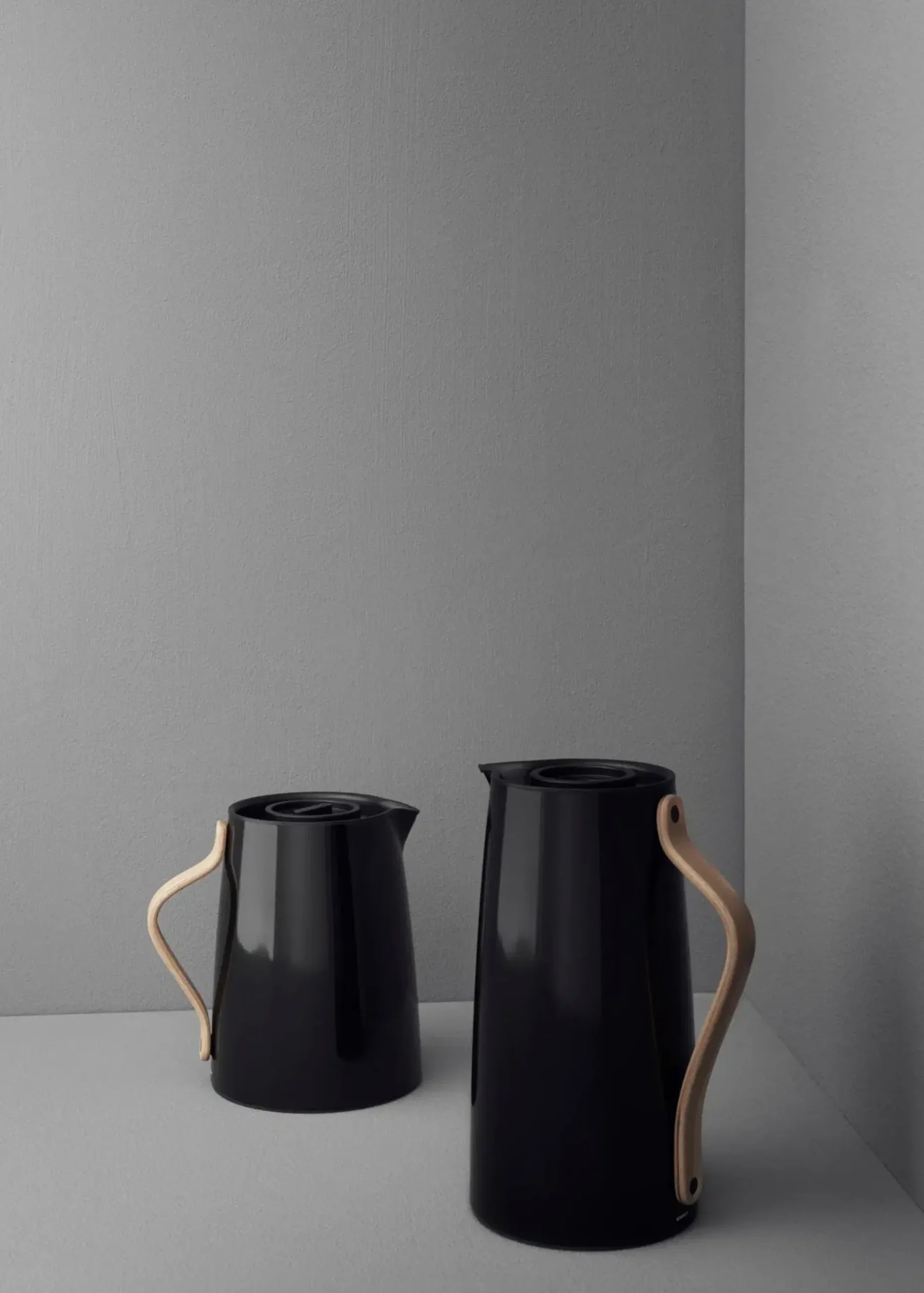 Stelton Emma termoskannu teelle 1,0 l, musta