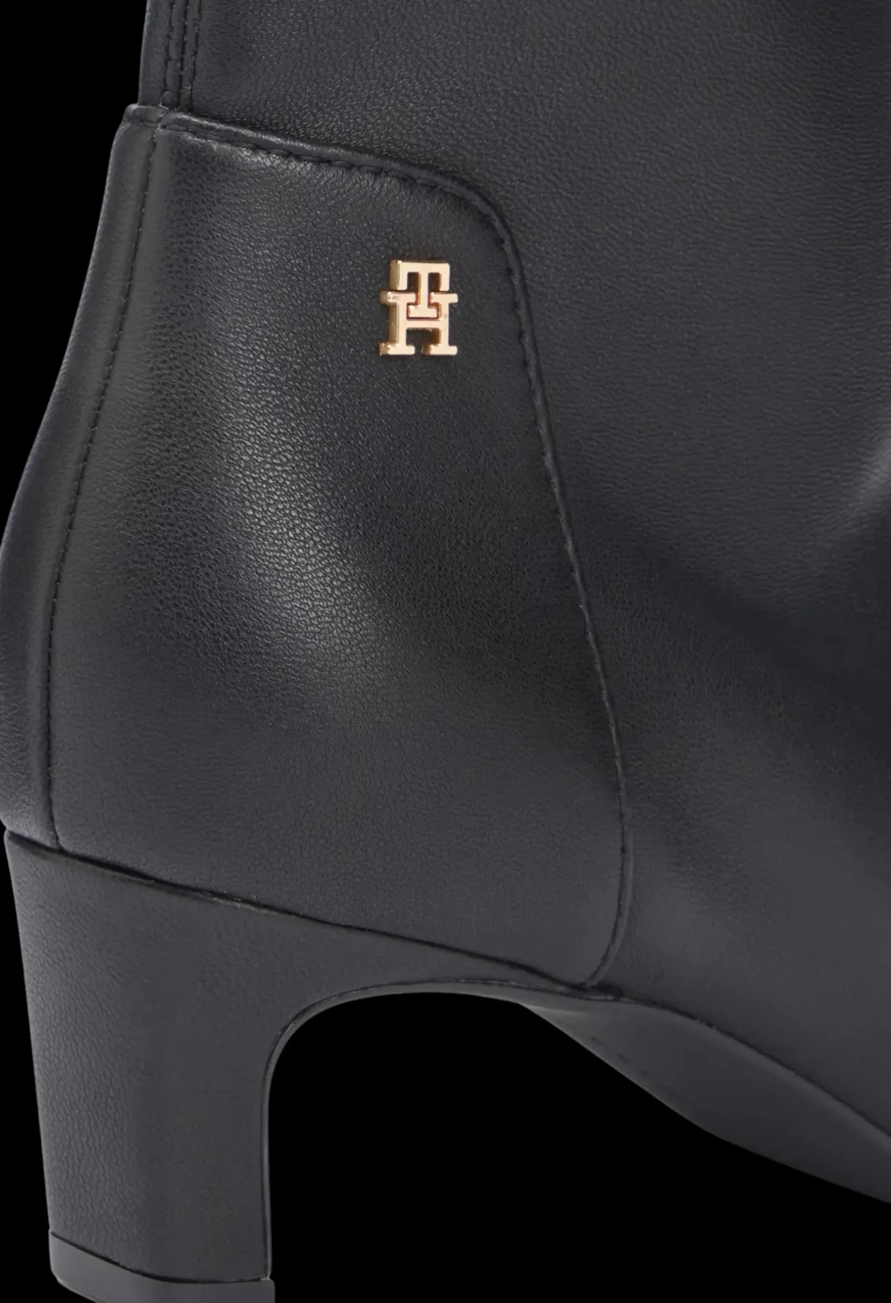 Tommy Hilfiger strech-nilkkurit