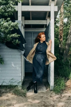 Very Nice EMMY 2437 tummansininen Relaxed fit -farkkupaita